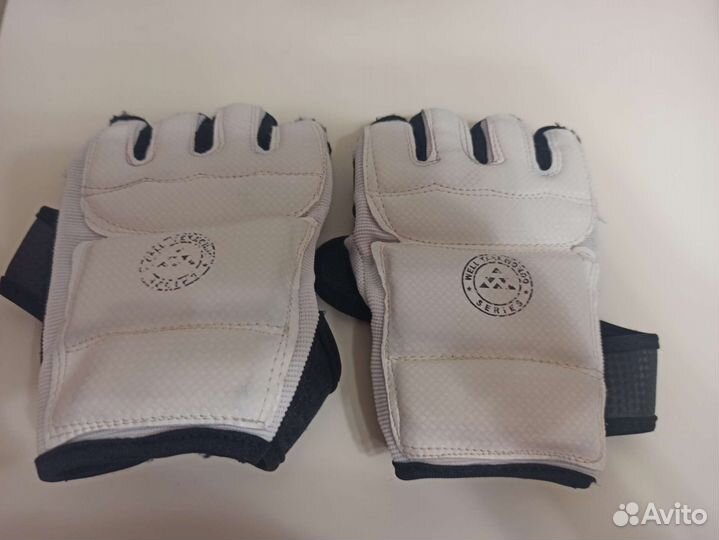 Перчатки для каратэ (L)