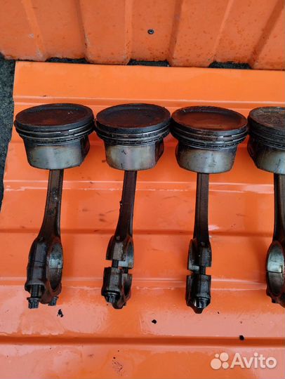 Поршень с шатуном Mercedes-Benz w220 m137 5.8