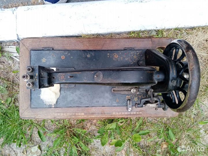 Швейная машинка зингер