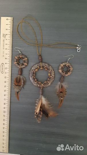 Кулон и серьги с натуральными перьями. Этно