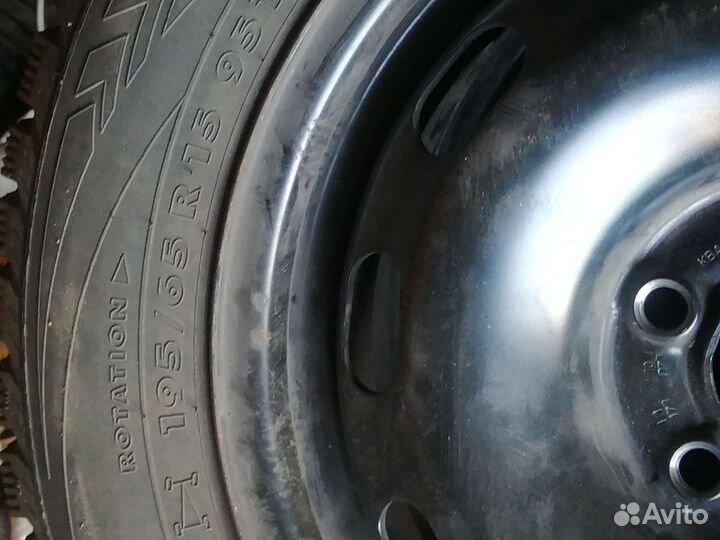 Nokian Tyres Hakkapeliitta 4 195/65 R15 95T