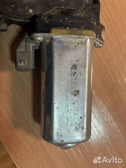 Моторчик стеклоподъемника Mercedes actros