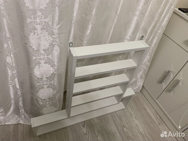 Полка для гель лаков настенная