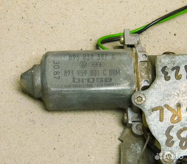 Стеклоподъемник электро задний левый Audi 80 B3