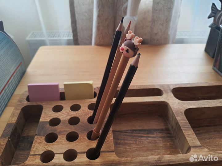 Подставка-органайзер Asus из дерева для канц