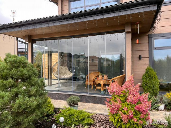 Безрамное остеклениедля террас, веранд, беседок