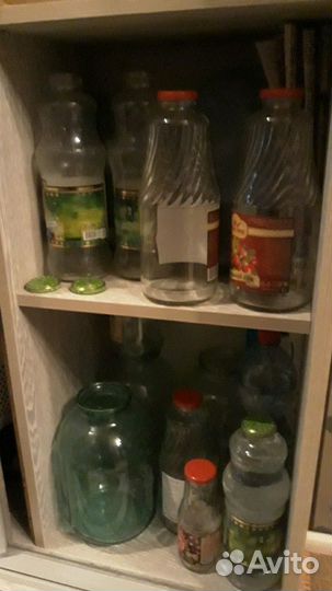 Банки и бутылки разной ёмкости