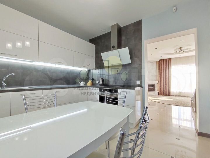 Дом 207 м² на участке 11 сот.