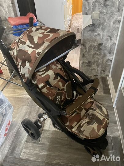 Прогулочная коляска