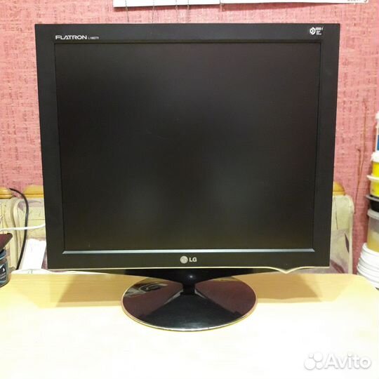 Монитор LG для компьютера и Самсунг