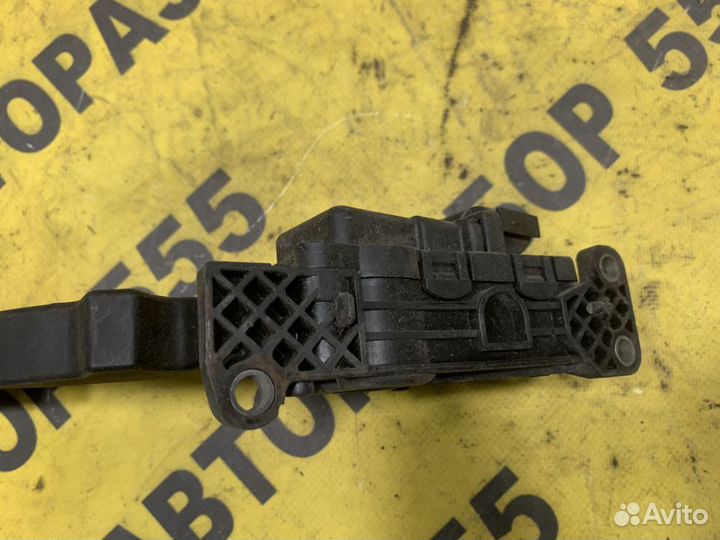 Педаль газа Ford Focus 2