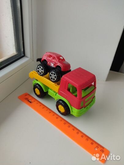 Машинка игрушка