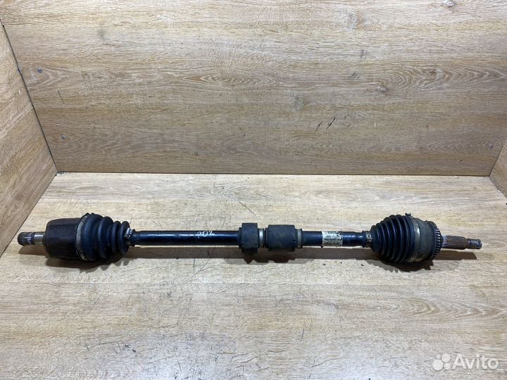 Приводной вал правый Kia Ceed 1 дизель P02