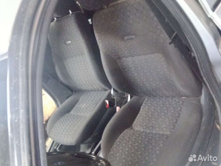 Сиденья калина черные