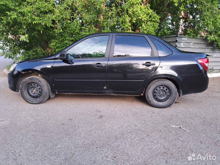 LADA Granta 1.6 МТ, 2017, 215 000 км