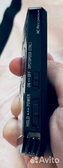 Цифровой диктофон Sony ICD-UX522