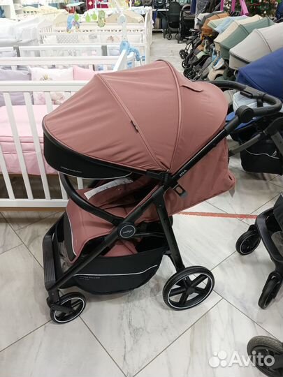 Коляска розовая всесезонная