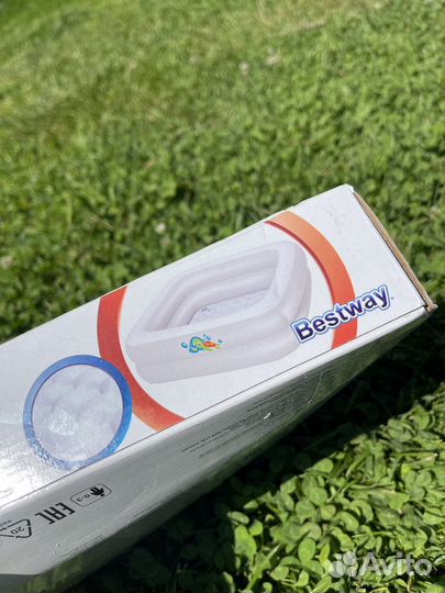 Детский надувной бассейн