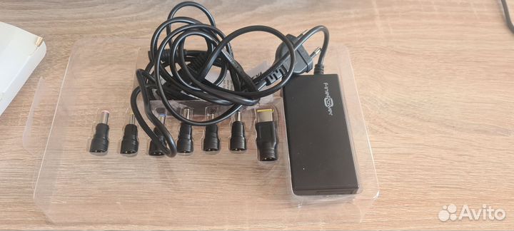 Универсальный адаптер для ноутбука