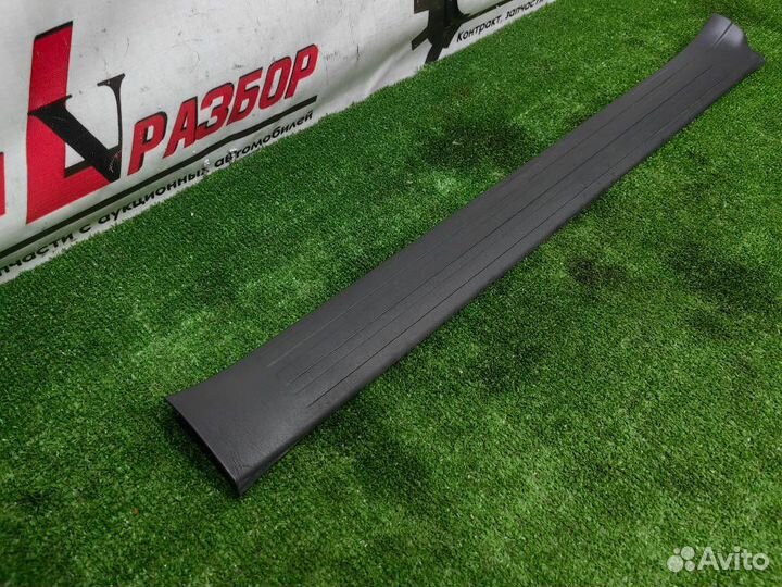 Накладка на ковролин порога передняя правая Toyota