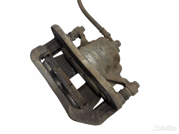 Суппорт передний Honda Vezel RU1