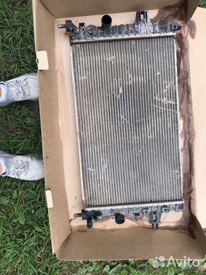 Радиатор охлаждения и вентилятор Opel astra h 1.6