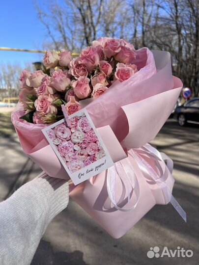 Букет пионовидных кустовых роз, Цветы