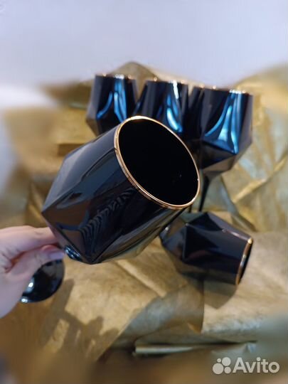 Бокалы из черного стекла