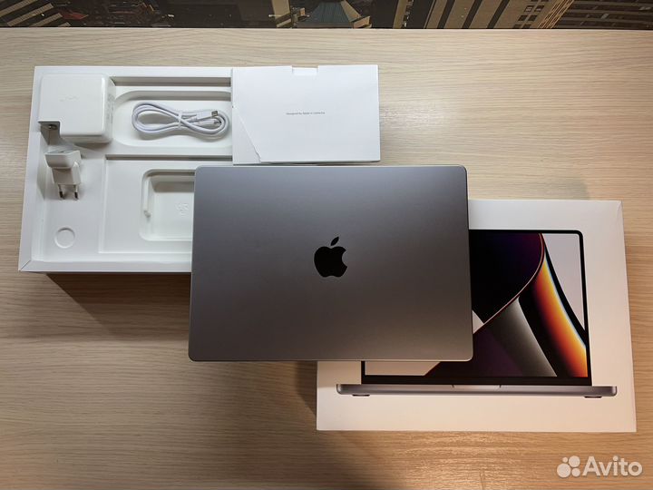MacBook Pro 14 M1 Pro 16/512 полный комплект