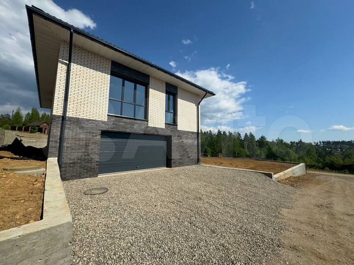 Коттедж 240 м² на участке 7,5 сот.