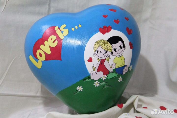 Упаковка для подарка Love is