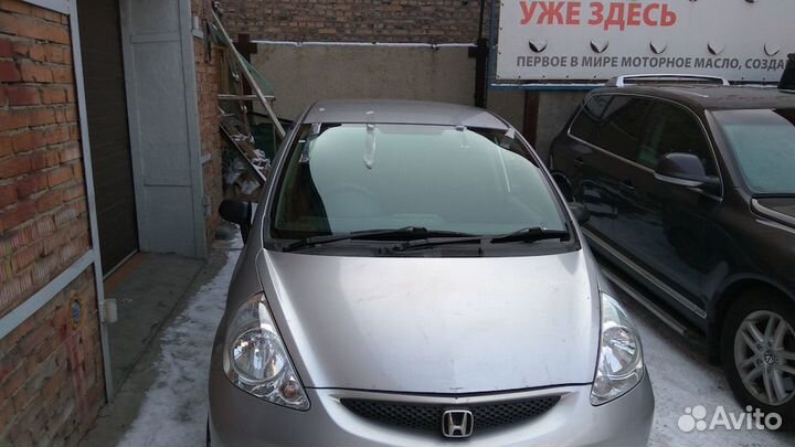 Лобовое стекло на Honda 
