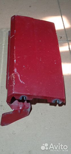 Ресничка под фару правая Transporter T4