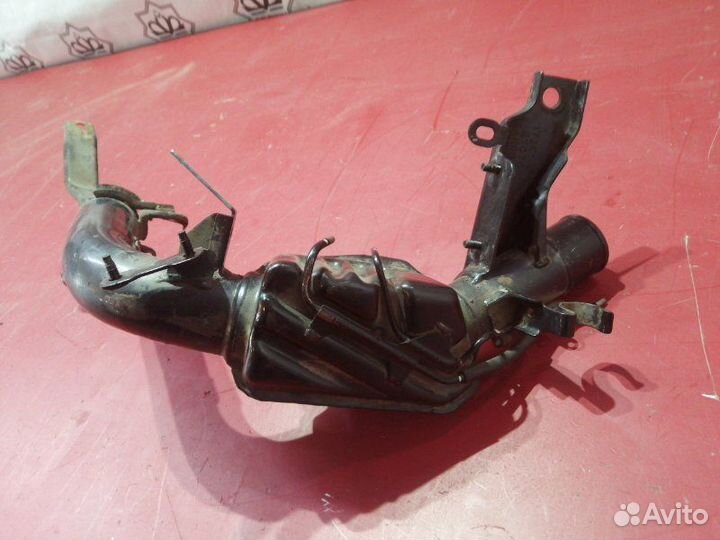 Патрубок интеркулера Toyota Avensis Т250