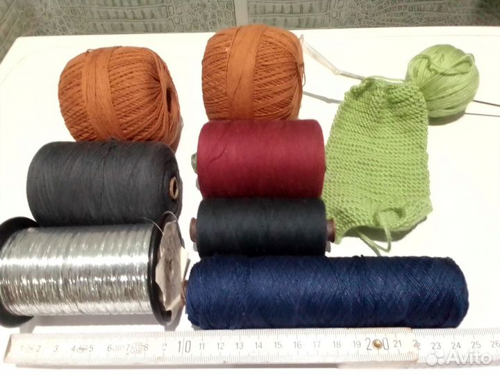 Пяльцы,нитки разные