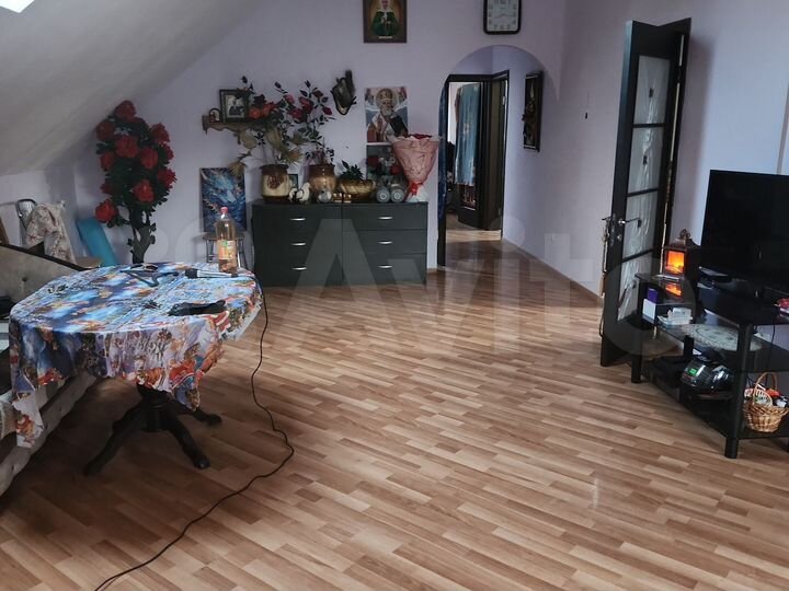 Коттедж 240 м² на участке 6 сот.