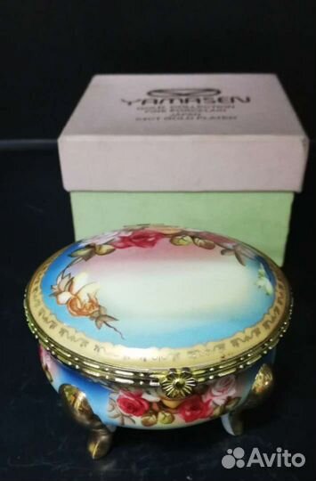 Шкатулка фарфоровая, позолота, деколь