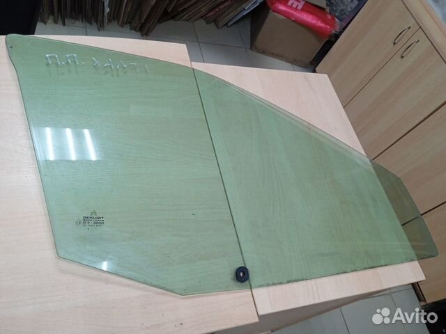 Стекло дверное переднее правое Citroen Xantia