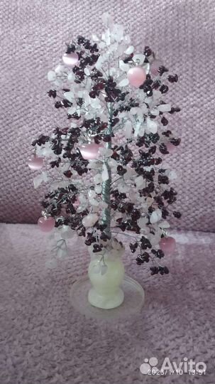 Яблонька из натурального камня