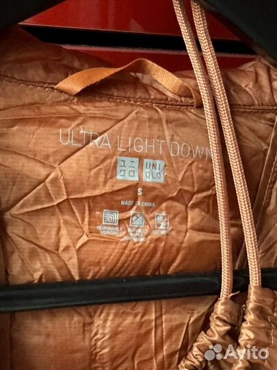 Uniqlo ультралегкий пуховик