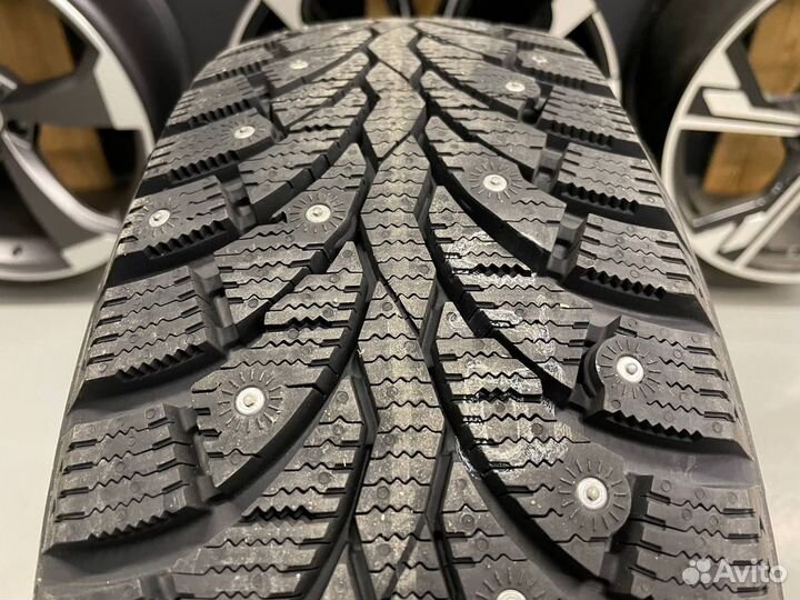 Pirelli Formula Ice 215/55 R17 98T