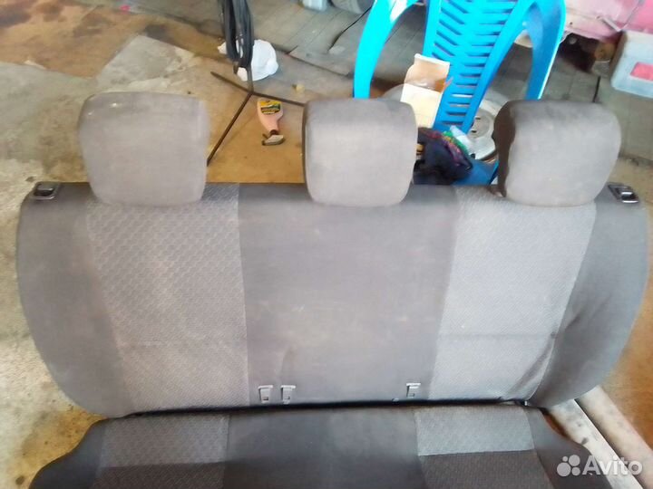 Задний ряд сидений гранта