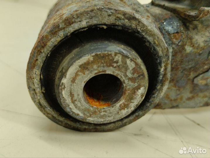 Рычаг задний верхний правый Land Rover Discovery 3