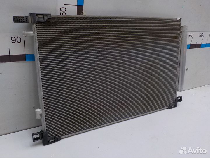 Радиатор кондиционера на Toyota RAV-4