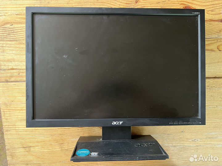 Мониторы19 дюймов, разные производители