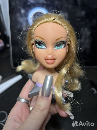 Голова Bratz
