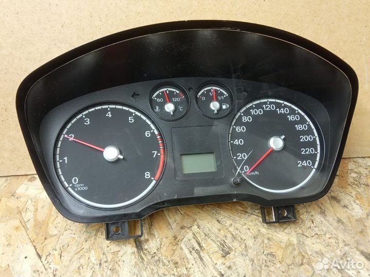 Панель приборов Ford Focus 2 2006г