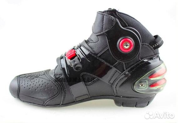 Мотоциклетные ботинки