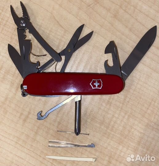 Нож Victorinox Deluxe Tinker 1.4723 Красный