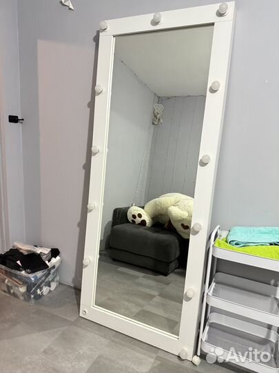 Зеркало с подсветкой в полный рост